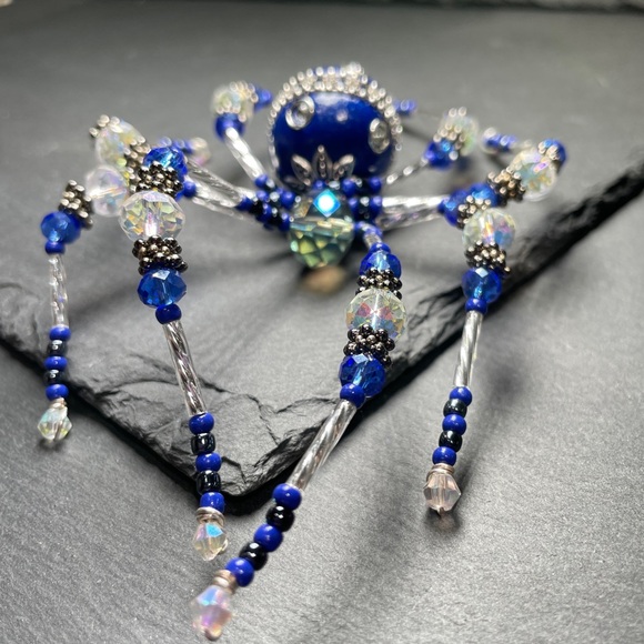 REDUCED CCO Blue Crystal Spider Halloween Decoration Ornament Suncatcher - Picture 3 of 12